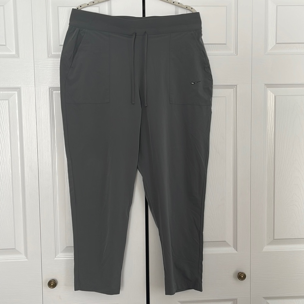 Nike Womens Bliss Lux DriFit training pants